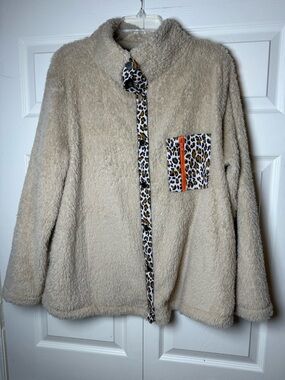 Hudson Gray Leopard Snap Down Pocketed Collared Neck Jacket
